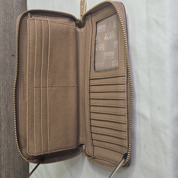 Lot 7 Michael Kors Coach Dooney & Bourke Leather Wallet Clutch Purse Card Holder - Picture 3 of 16